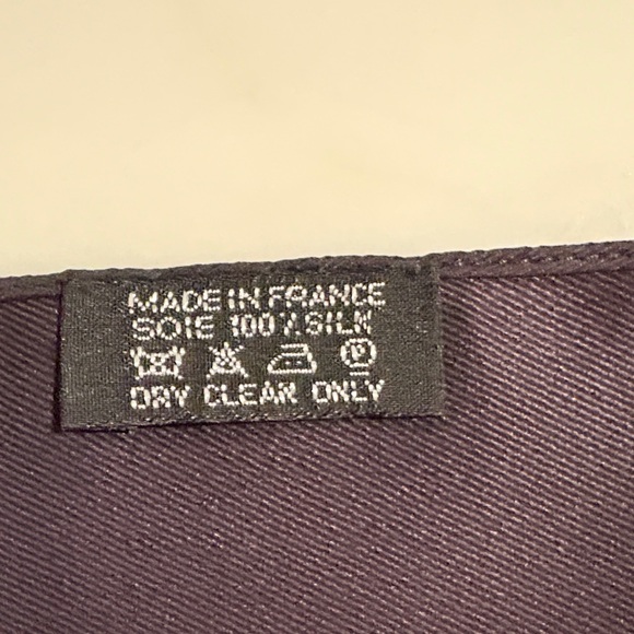 Hermès Black Silk Scarf - Picture 4 of 5